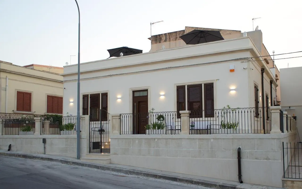 Agapanthus Holiday Home Noto Italia